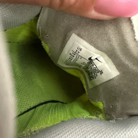 Nike Zoom Pegasus 37 Running Sneakers kids size 1 - Picture 7 of 7